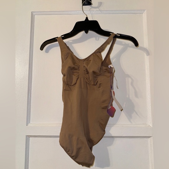 Yitty Nearly Naked Shaping Thong Bodysuit 1x/2x - Picture 5 of 6